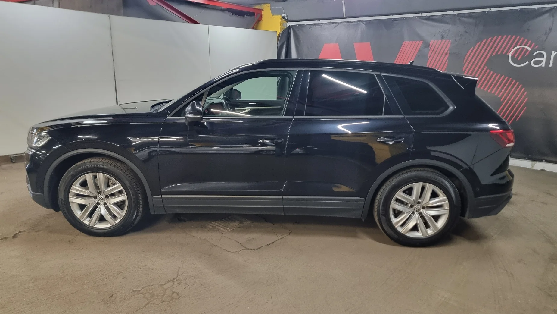 Volkswagen Touareg photo